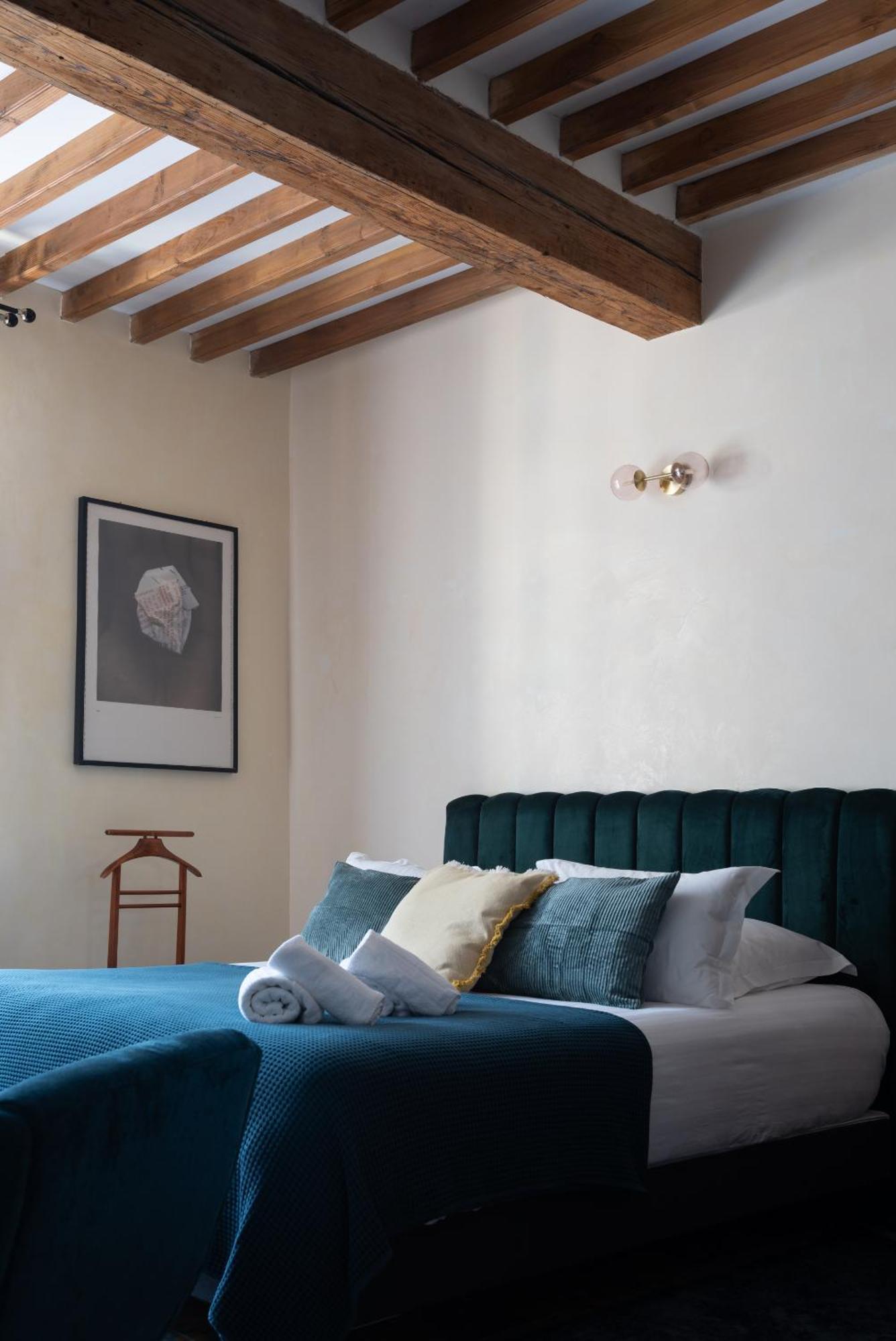 La Maison D'En Bas Des Seigneurs Cucuron Habitación foto