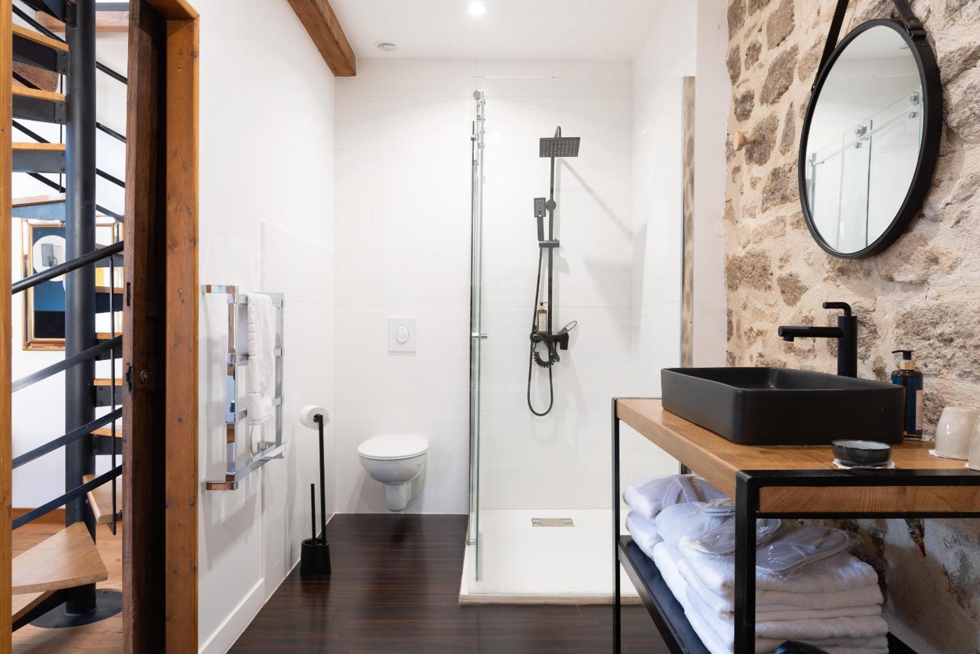 La Maison D'En Bas Des Seigneurs Cucuron Habitación foto
