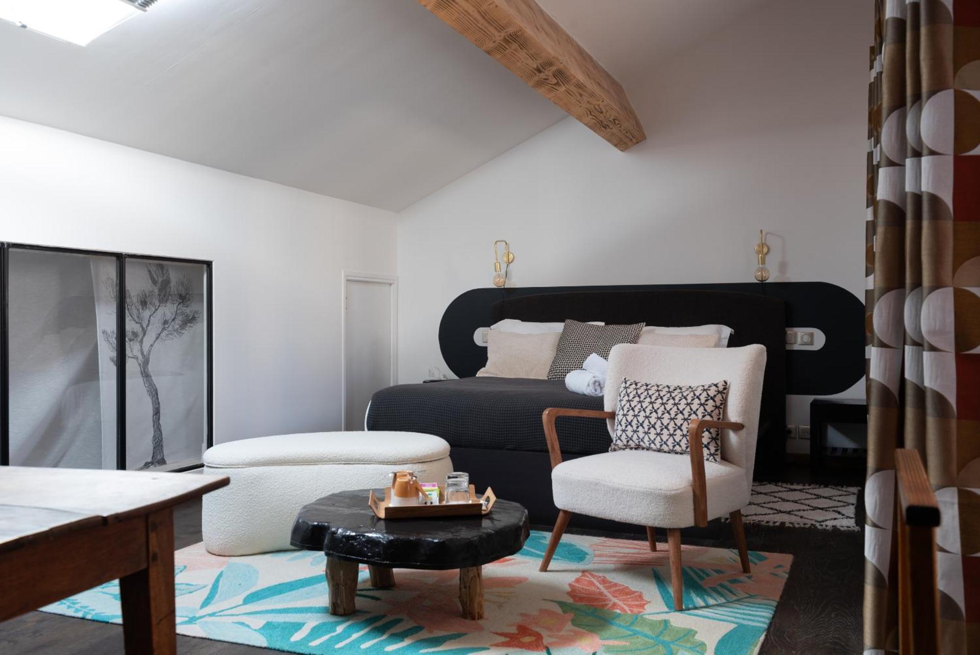 La Maison D'En Bas Des Seigneurs Cucuron Habitación foto